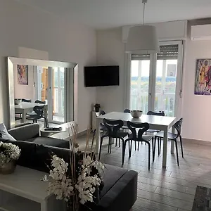 Panoramico Vicino A Fiere E Stadio Appartamento
